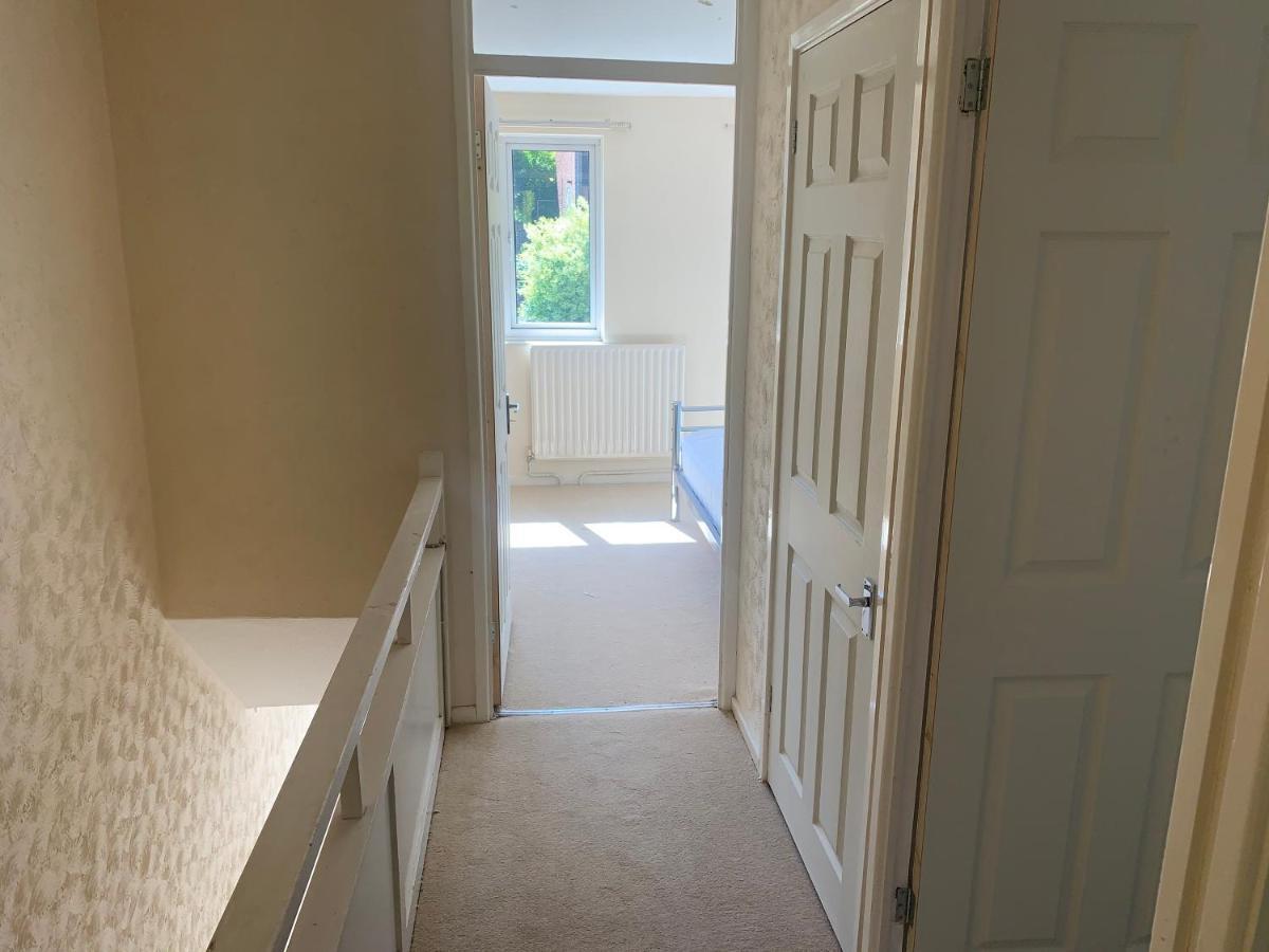 Elegant Devon Villa Luton  Exterior foto