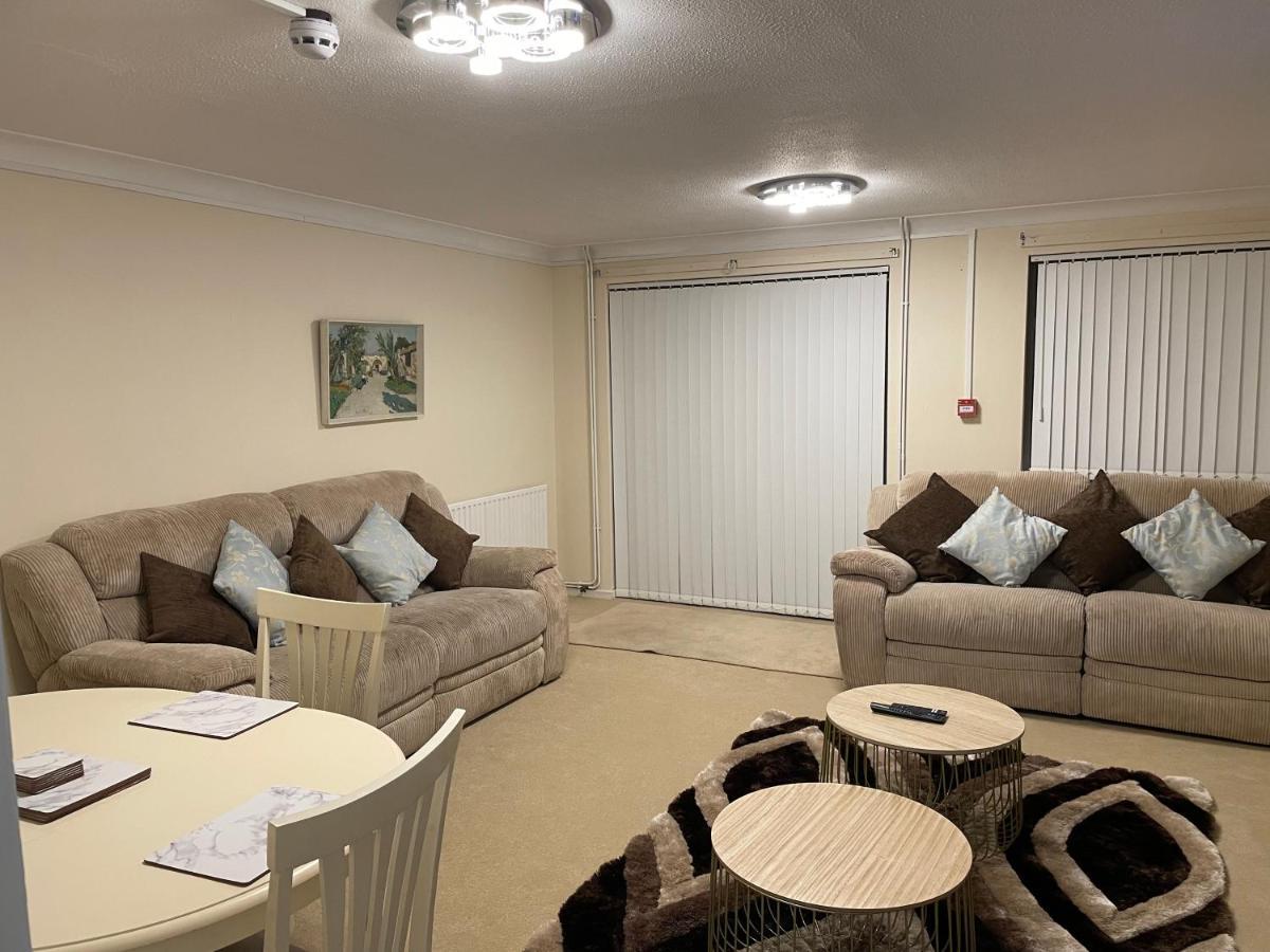 Elegant Devon Villa Luton  Exterior foto