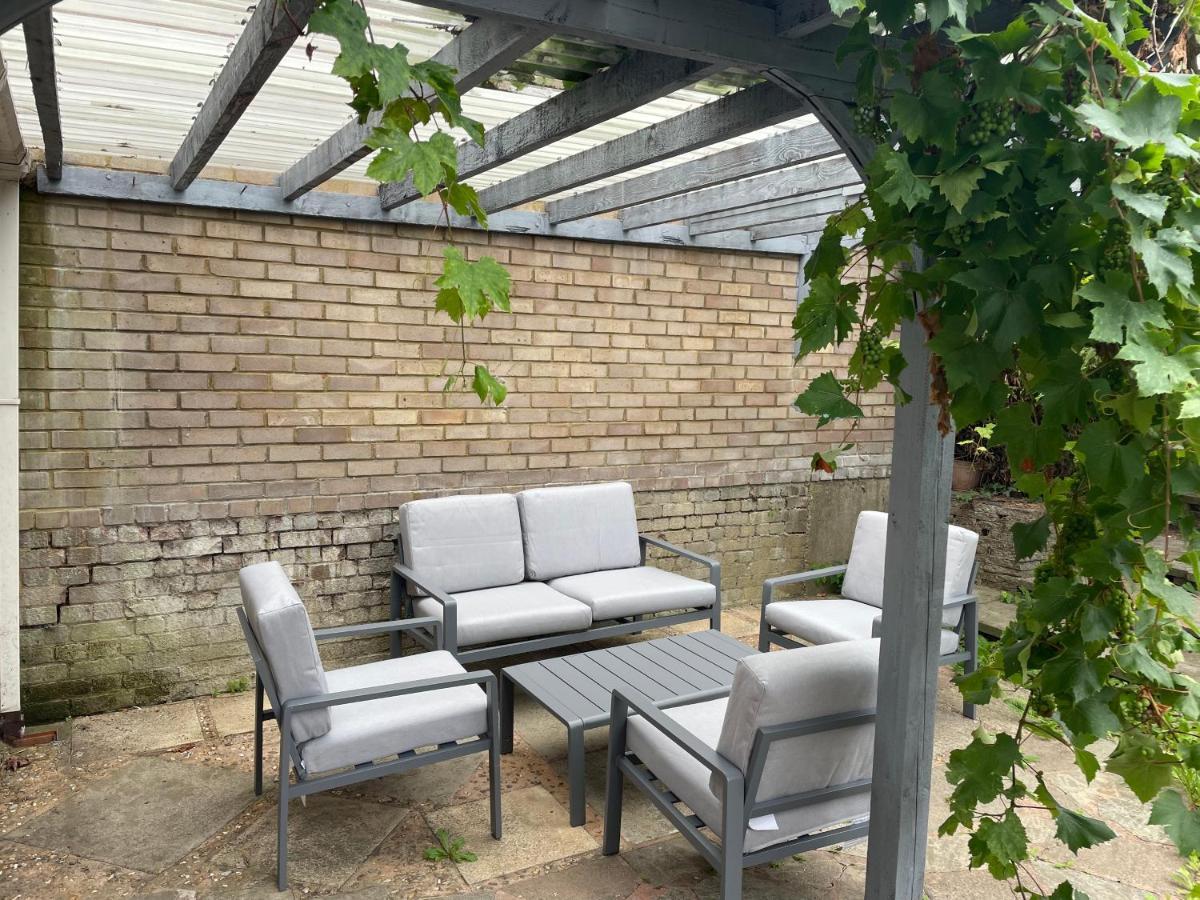 Elegant Devon Villa Luton  Exterior foto